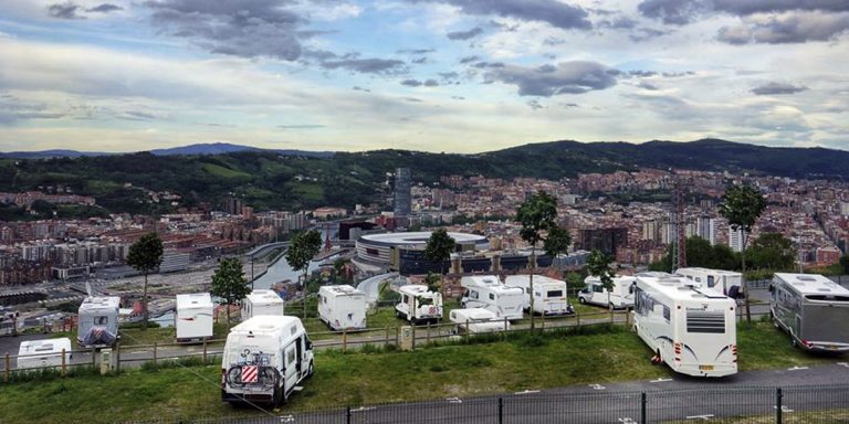 El parking de autocaravanas de Kobetamendi recupera su actividad