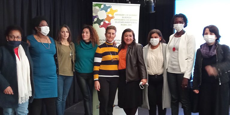 Jornada “Con voz propia: mujeres migradas, gitanas y racializadas” de Biltzen en Donostia