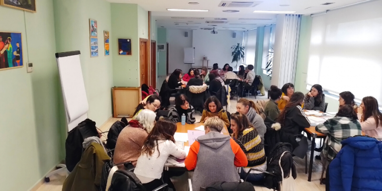 Sesiones formativas de socialización: claves del modelo de intervención con mujeres víctimas de violencia machista